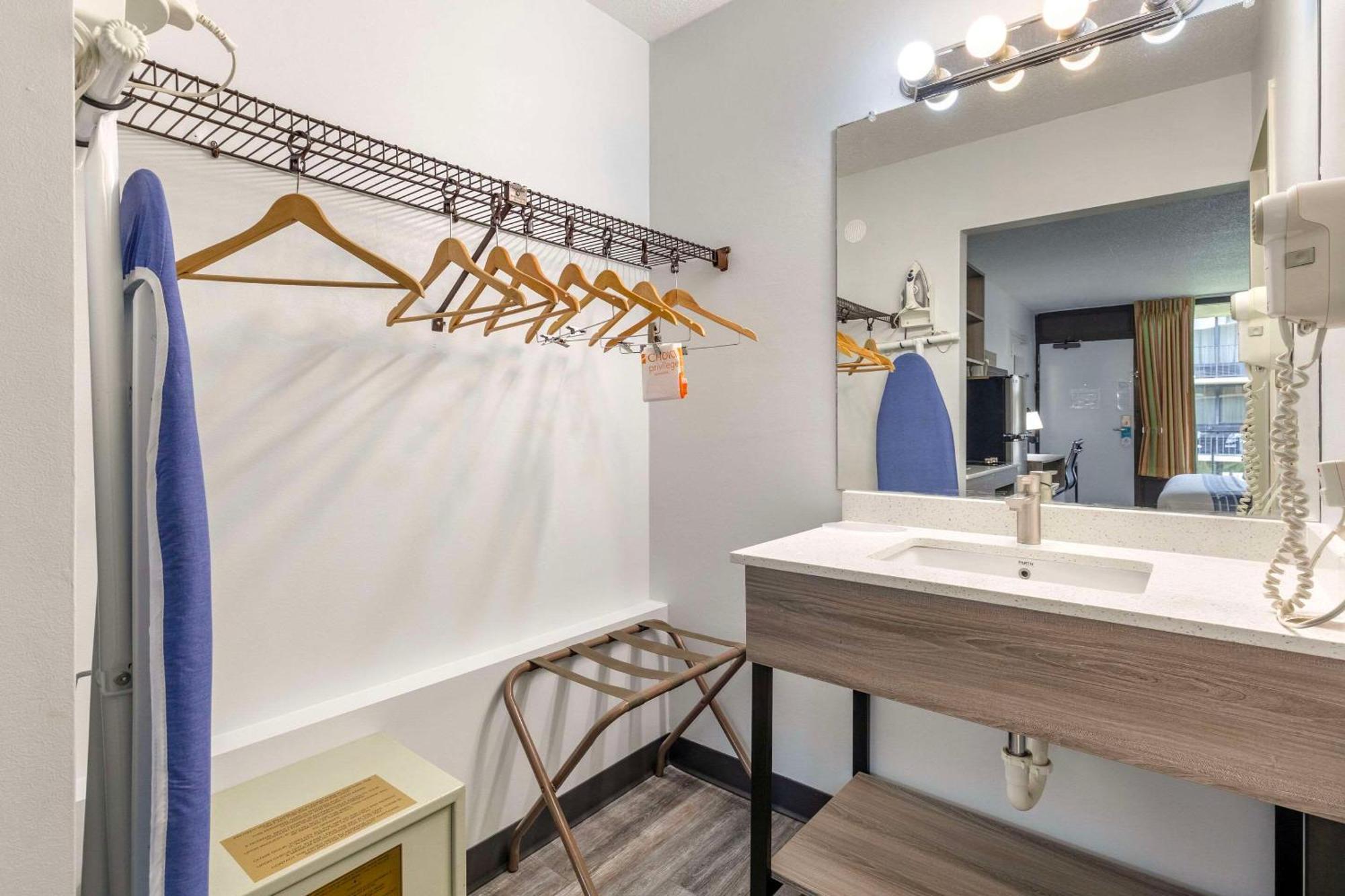 Suburban Studios Tysons Corner Vienna Ngoại thất bức ảnh