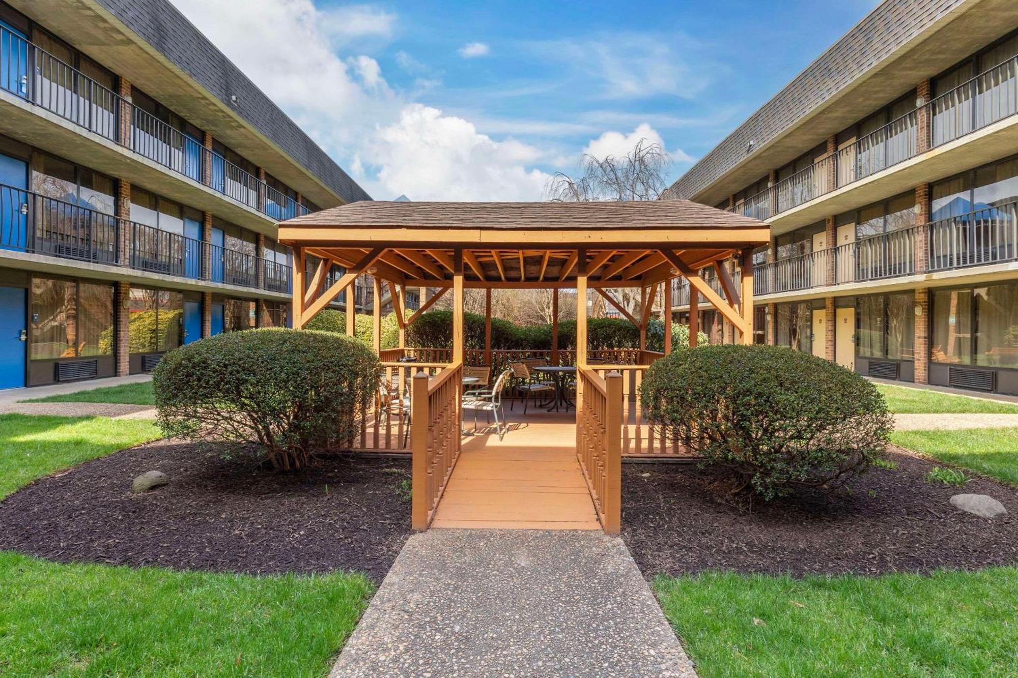 Suburban Studios Tysons Corner Vienna Ngoại thất bức ảnh